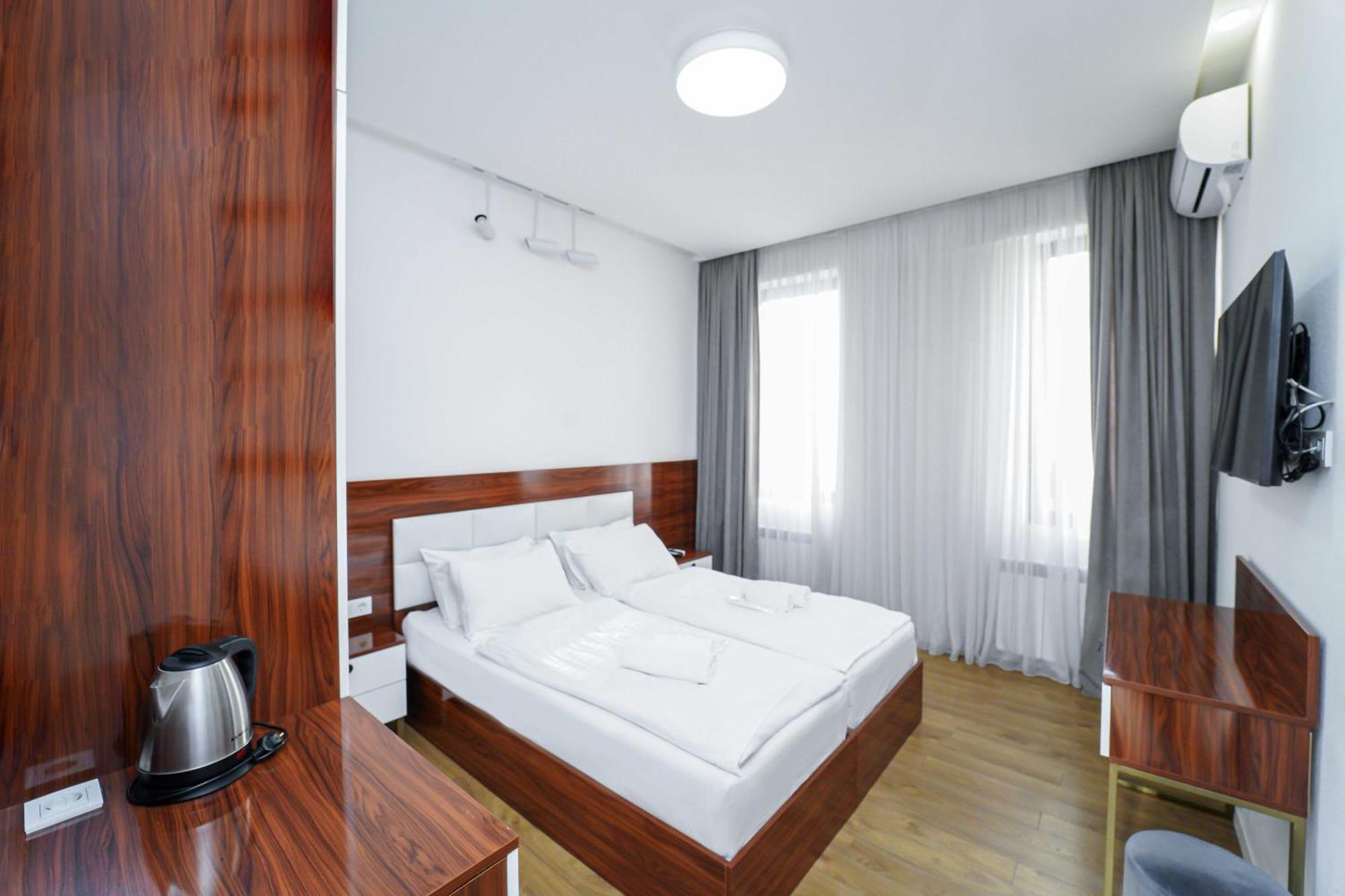Hotel Type Rooms On Avenue Melikishvili, City Center Tiflis Exterior foto